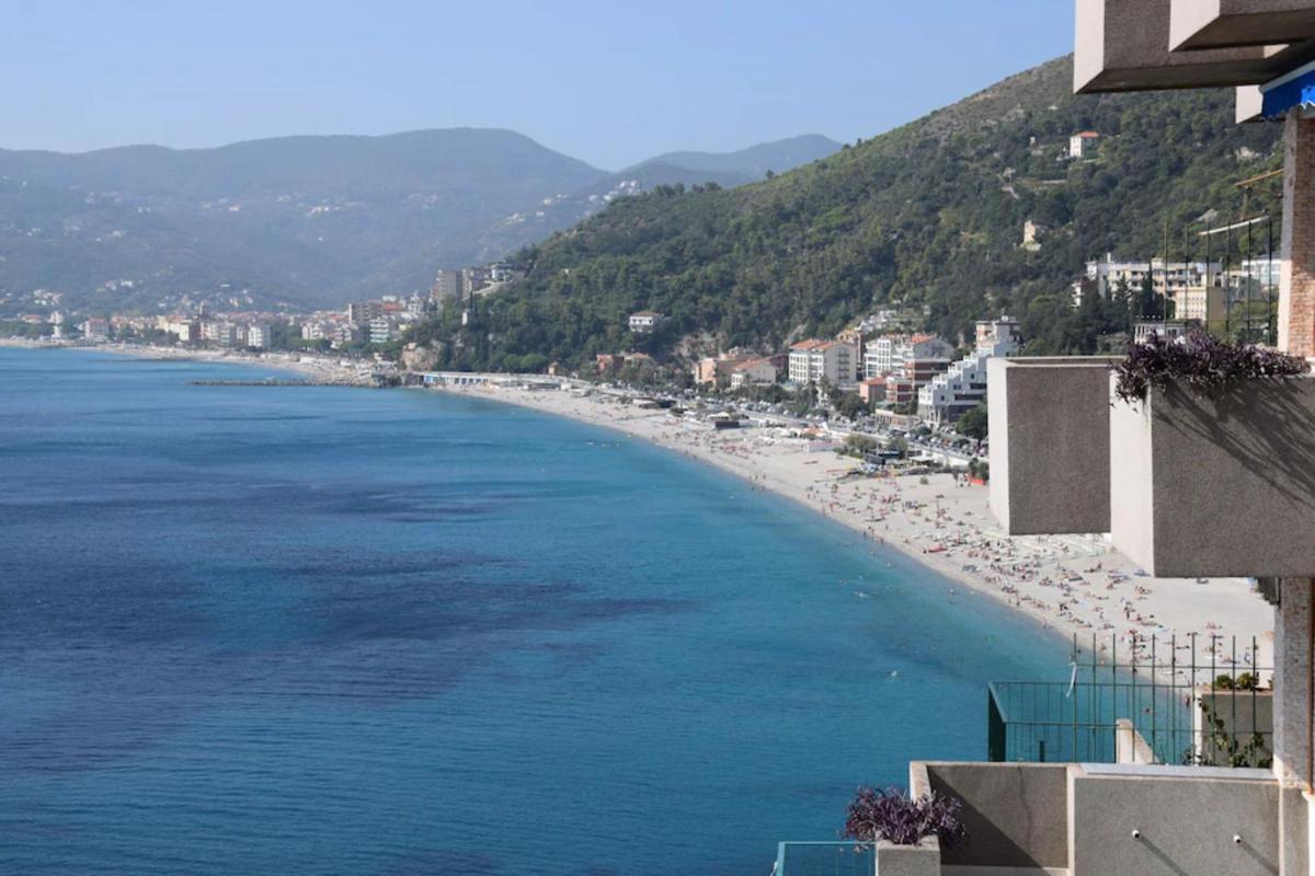 Appartamento Stupenda Vista Mare Bergeggi Exterior photo